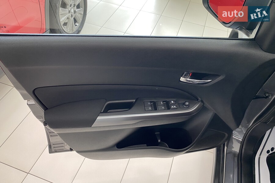 Suzuki Vitara - фото 11