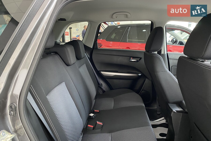 Suzuki Vitara - фото 13