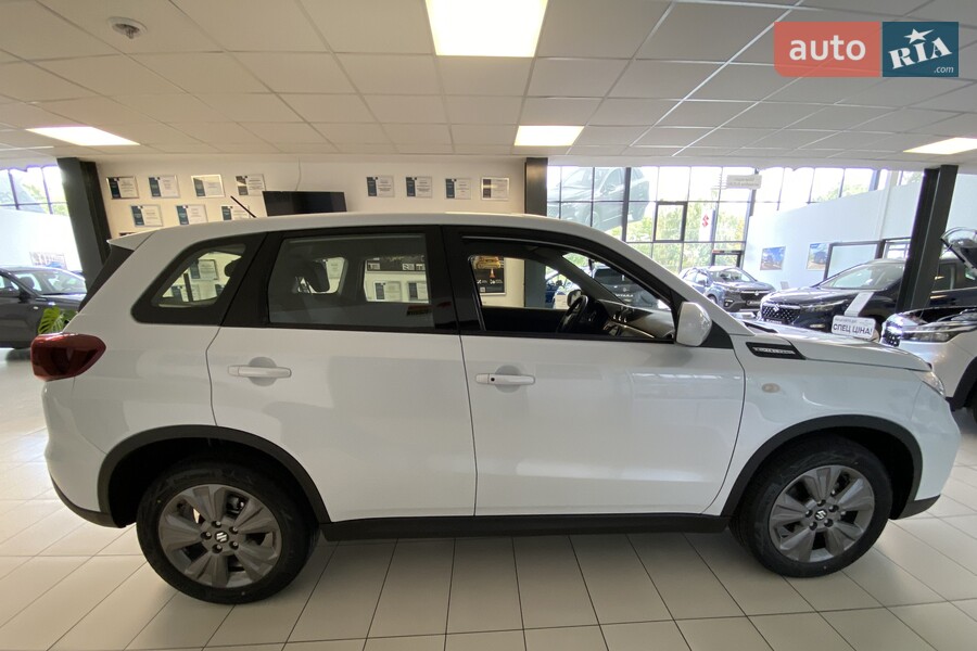 Suzuki Vitara - фото 4