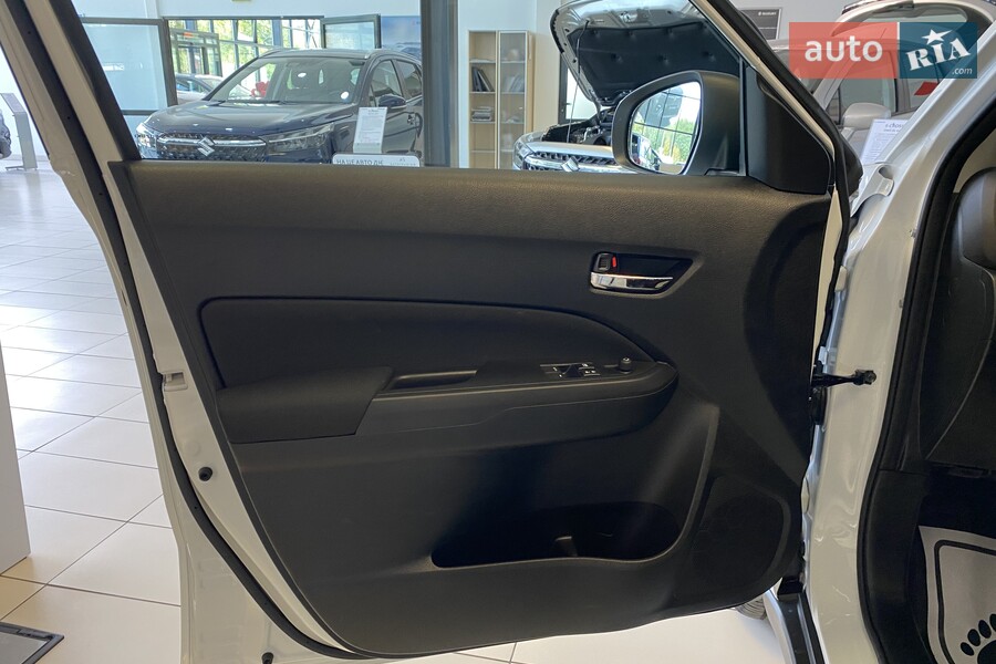 Suzuki Vitara - фото 11