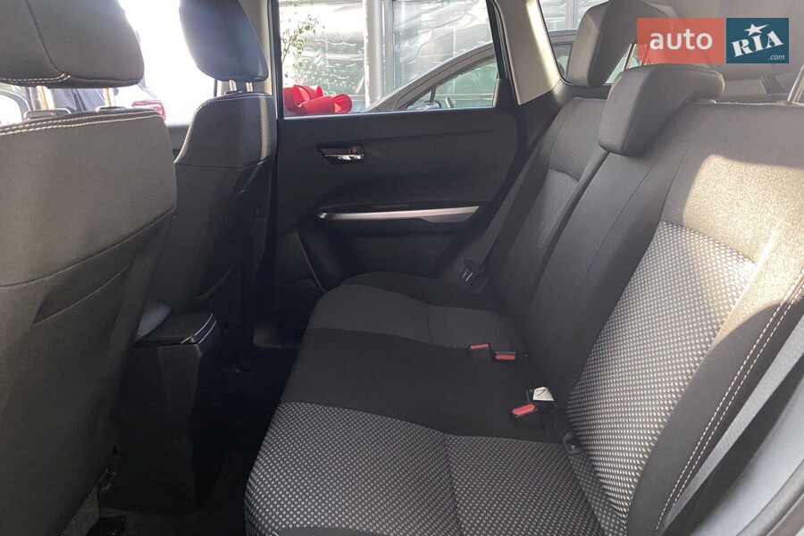 Suzuki Vitara - фото 10