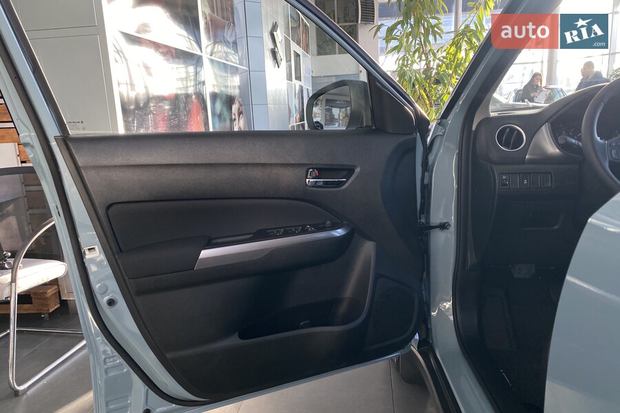 Suzuki Vitara - фото 17