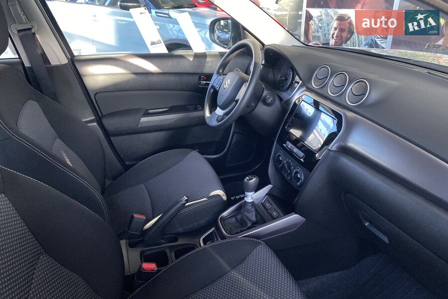 Suzuki Vitara - фото 13