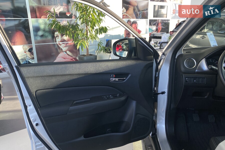 Suzuki Vitara - фото 18