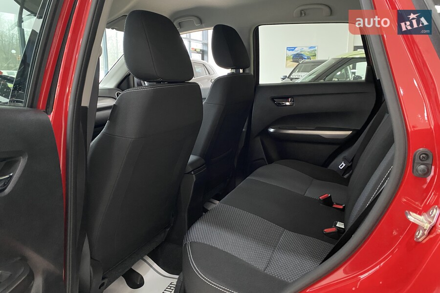 Suzuki Vitara - фото 16