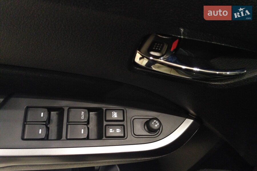 Suzuki Vitara - фото 21