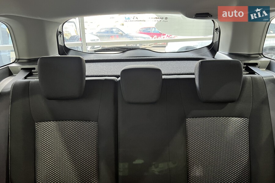 Suzuki Vitara - фото 16