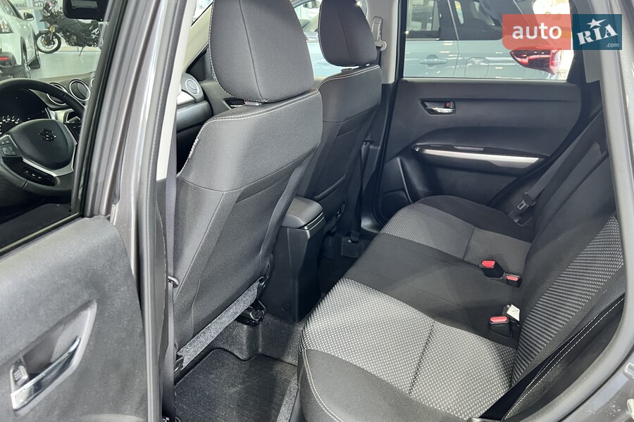 Suzuki Vitara - фото 17