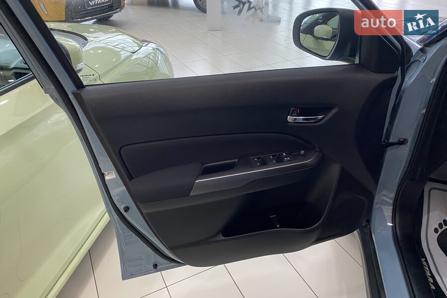 Suzuki Vitara - фото 12