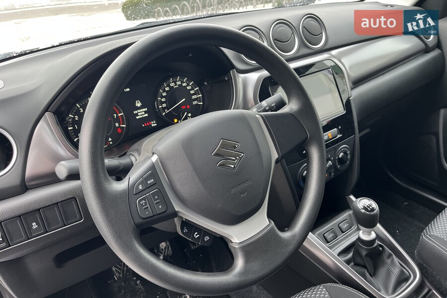 Suzuki Vitara - фото 8