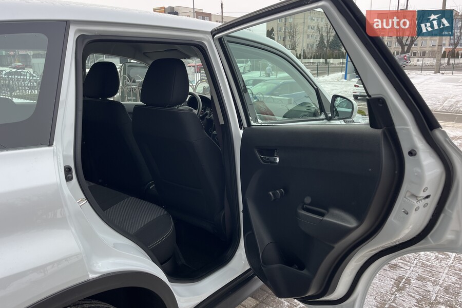 Suzuki Vitara - фото 17