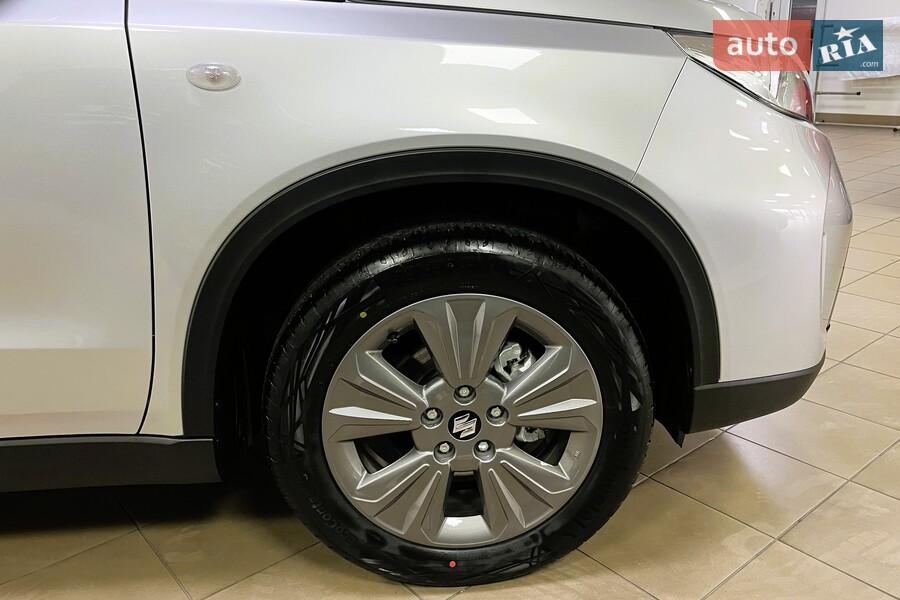 Suzuki Vitara - фото 4