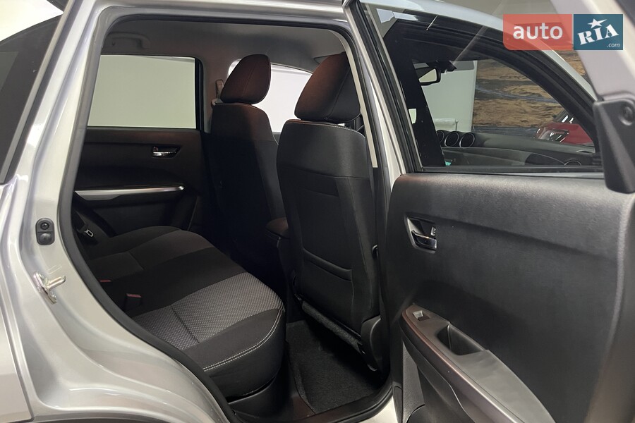 Suzuki Vitara - фото 18