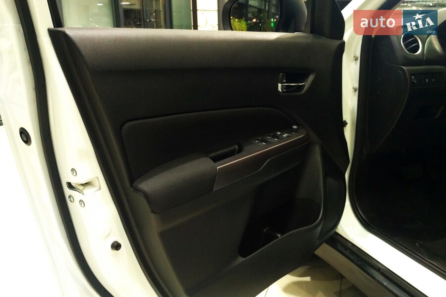 Suzuki Vitara - фото 18