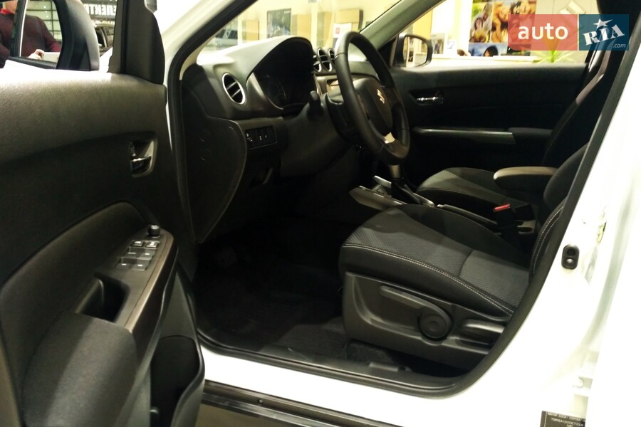 Suzuki Vitara - фото 16