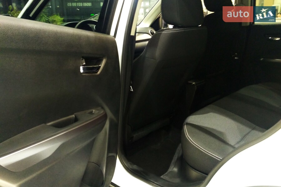 Suzuki Vitara - фото 26