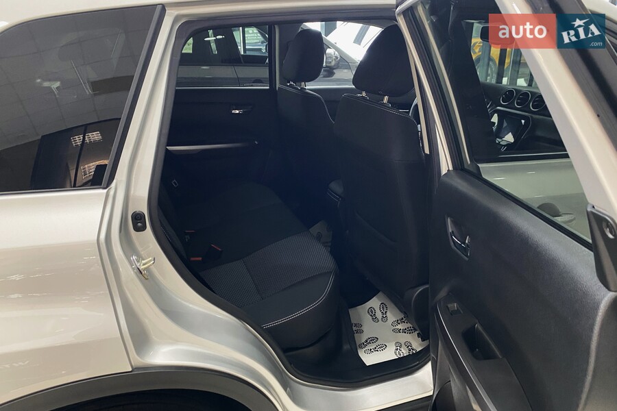 Suzuki Vitara - фото 13