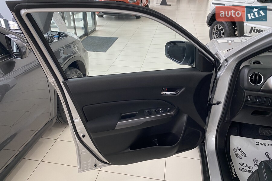 Suzuki Vitara - фото 14