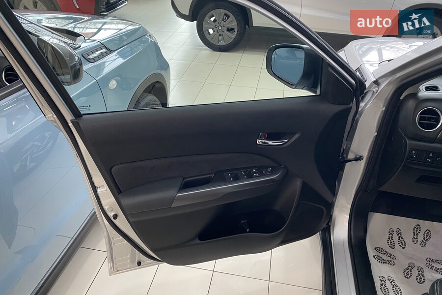 Suzuki Vitara - фото 12