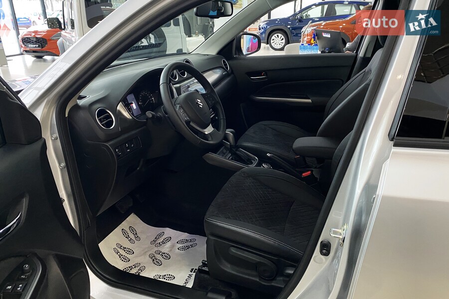 Suzuki Vitara - фото 14