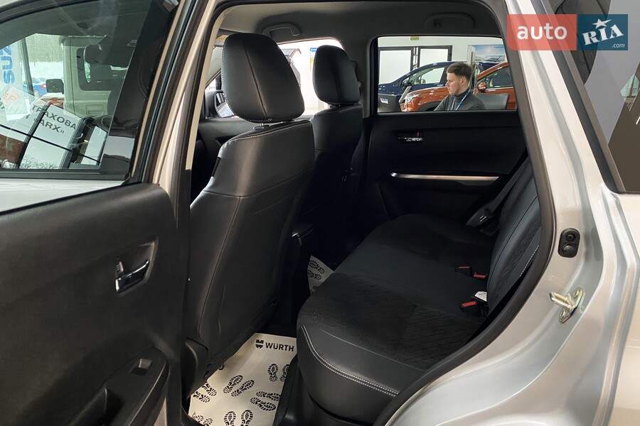 Suzuki Vitara - фото 21