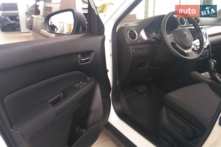 Suzuki Vitara - фото 14