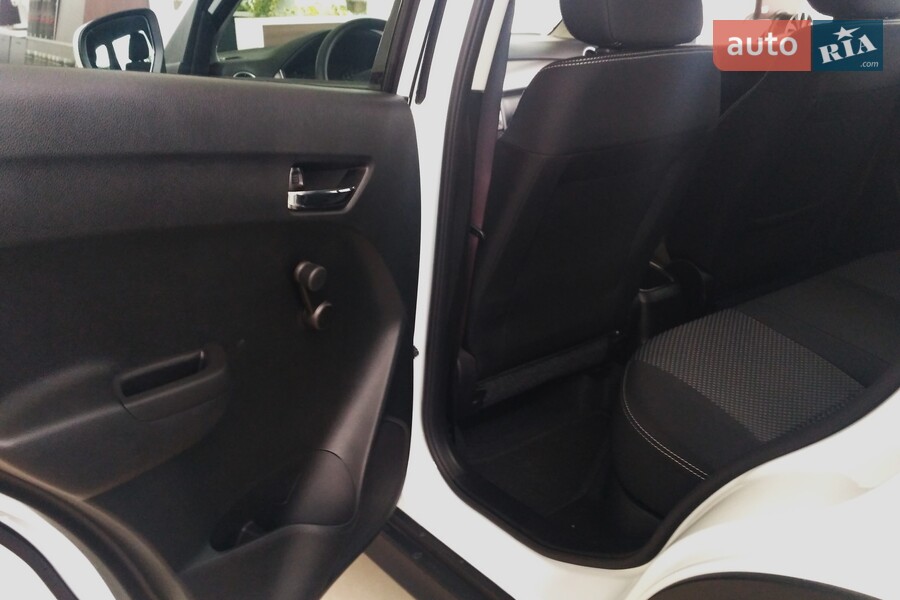 Suzuki Vitara - фото 25