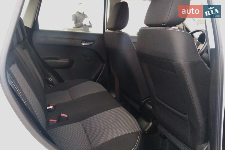 Suzuki Vitara - фото 23