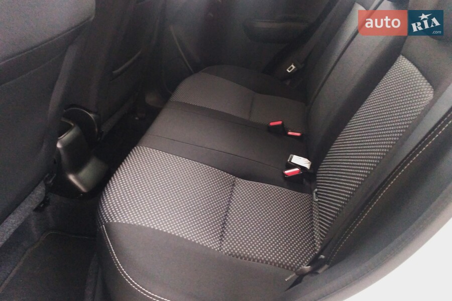 Suzuki Vitara - фото 24