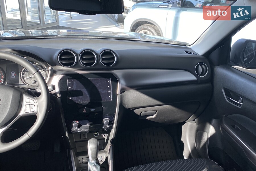 Suzuki Vitara - фото 8