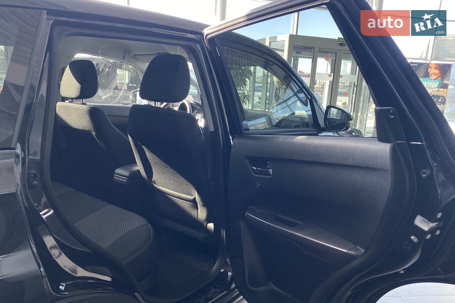 Suzuki Vitara - фото 11