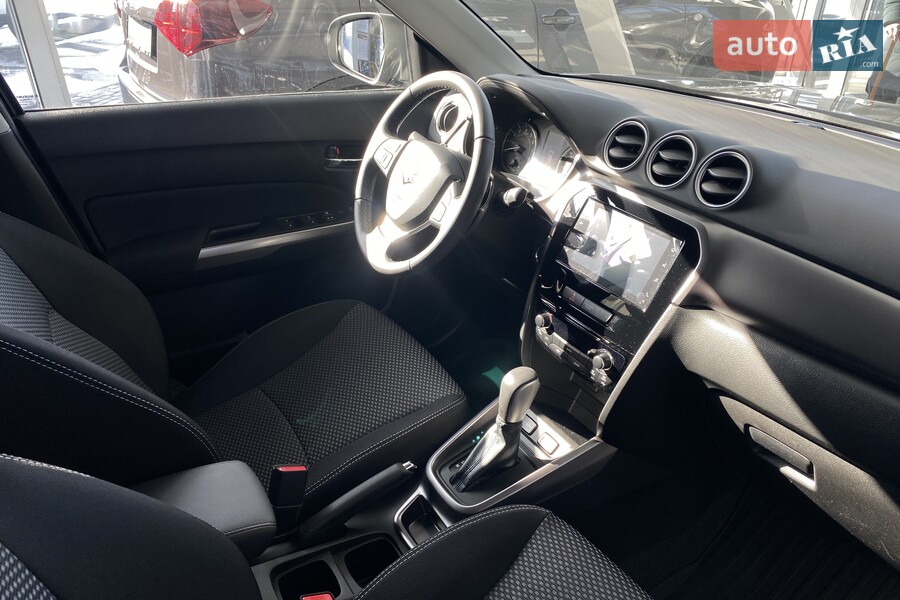 Suzuki Vitara - фото 16