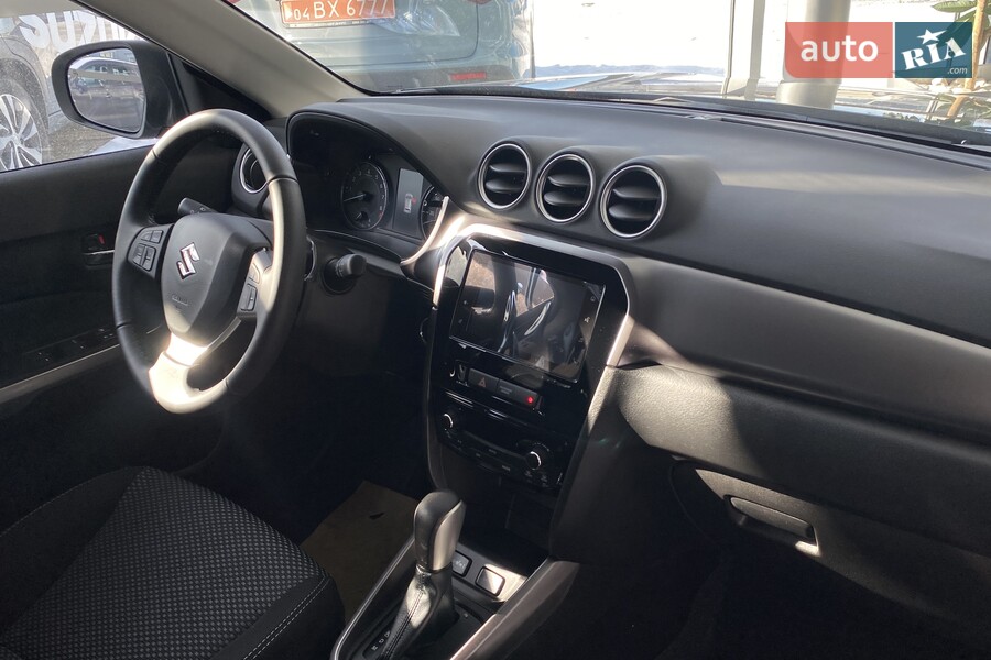 Suzuki Vitara - фото 8
