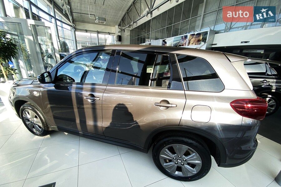 Suzuki Vitara - фото 3