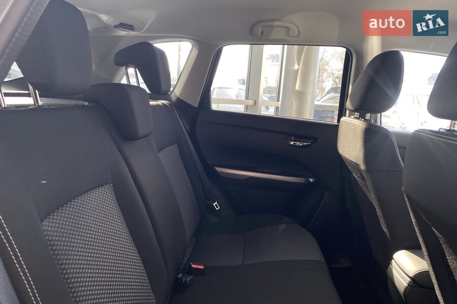 Suzuki Vitara - фото 10