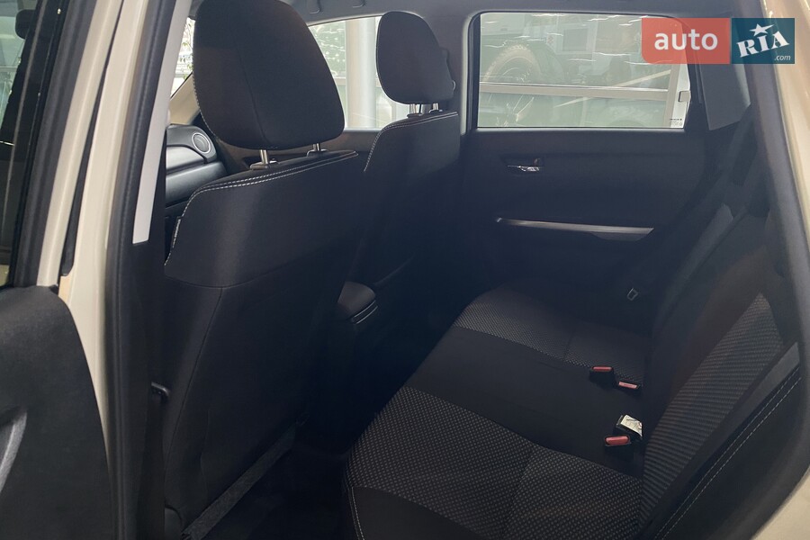 Suzuki Vitara - фото 12
