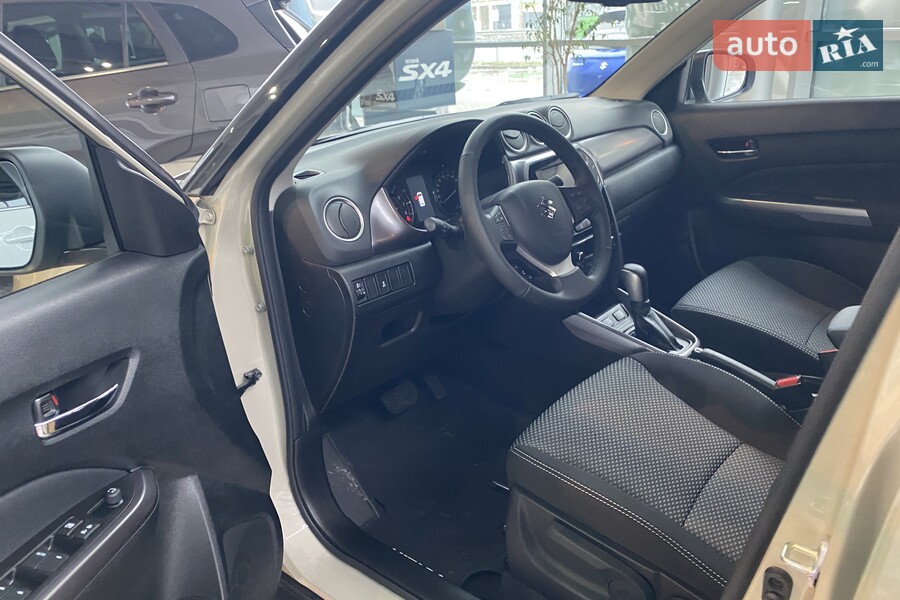 Suzuki Vitara - фото 11