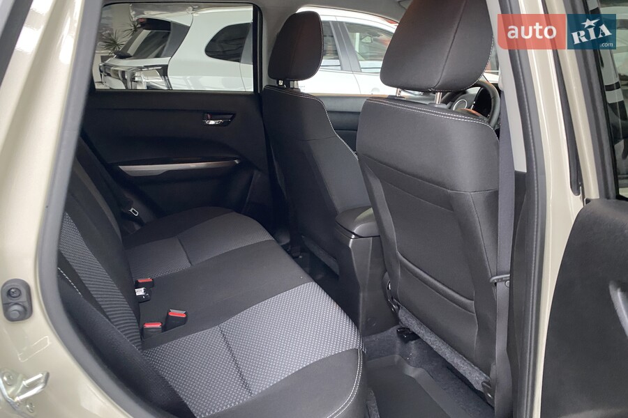 Suzuki Vitara - фото 15