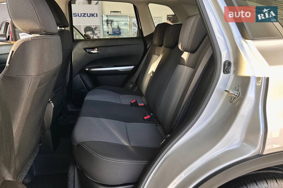 Suzuki Vitara - фото 14