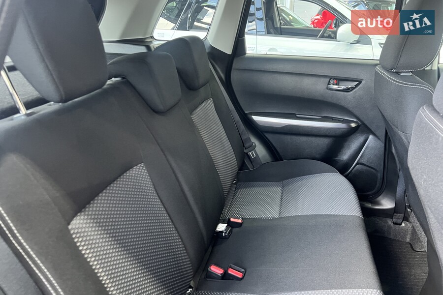 Suzuki Vitara - фото 10