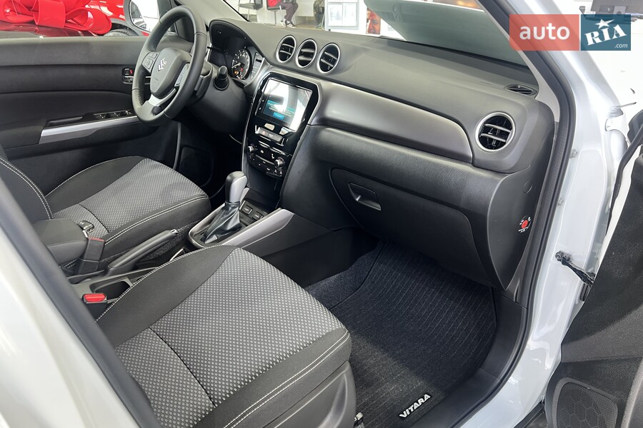 Suzuki Vitara - фото 10