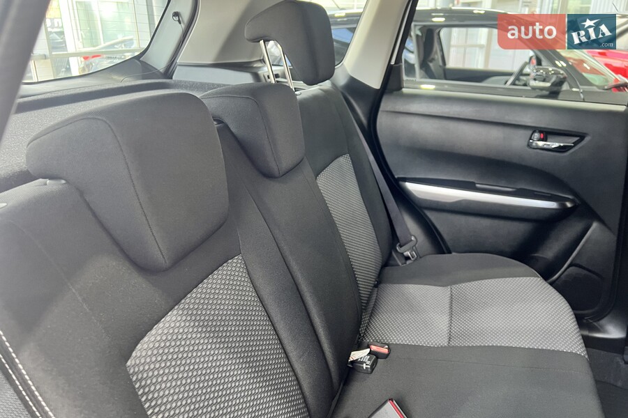 Suzuki Vitara - фото 12