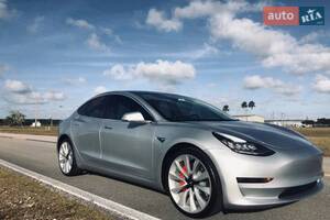 Tesla Model 3 2019 року
