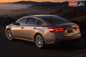 Toyota Avalon 2018 року