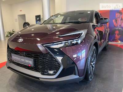 Toyota C-HR Lounge 2.0 Hybrid e-CVT (197 к.с.) 2024