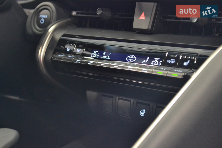 Toyota C-HR - фото 31