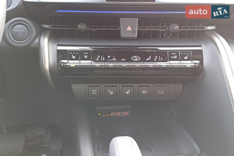 Toyota C-HR - фото 26