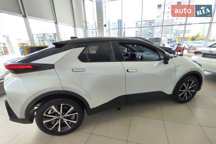 Toyota C-HR - фото 11