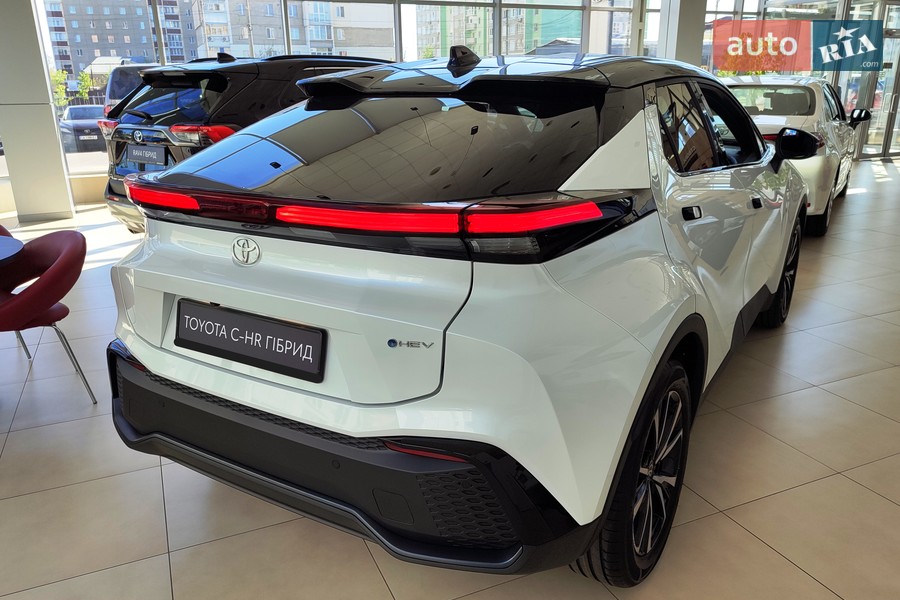 Toyota C-HR - фото 10