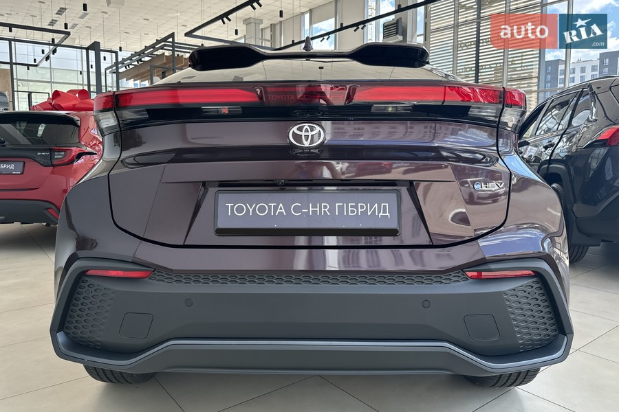 Toyota C-HR - фото 10